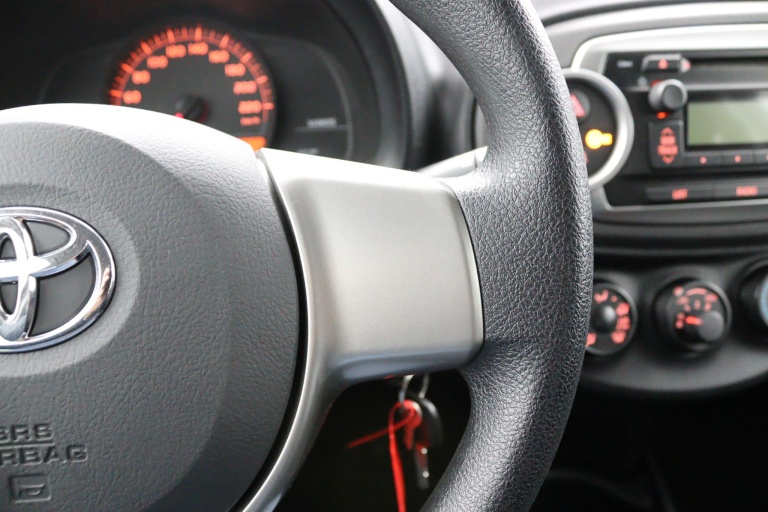 Toyota Yaris - 1.0 VVT-i Comfort 16