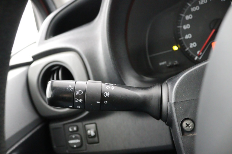 Toyota Yaris - 1.0 VVT-i Comfort 17