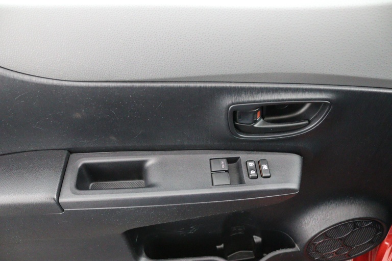 Toyota Yaris - 1.0 VVT-i Comfort 29