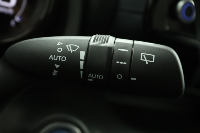 Toyota Yaris - 1.5 Hybrid Launch Edition 32