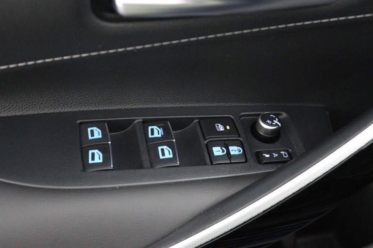 Toyota Corolla - 1.8 Hybrid Dynamic 28