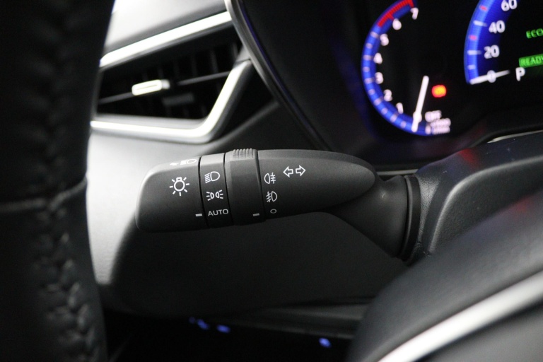 Toyota Corolla - 1.8 Hybrid Dynamic 30