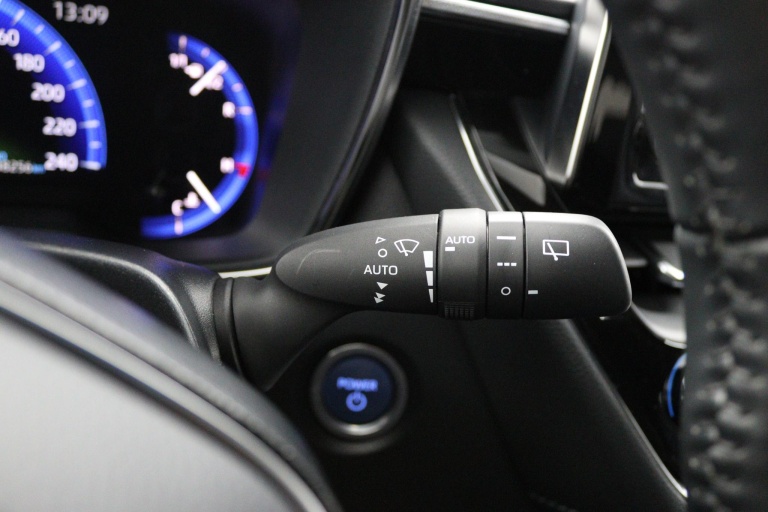 Toyota Corolla - 1.8 Hybrid Dynamic 31