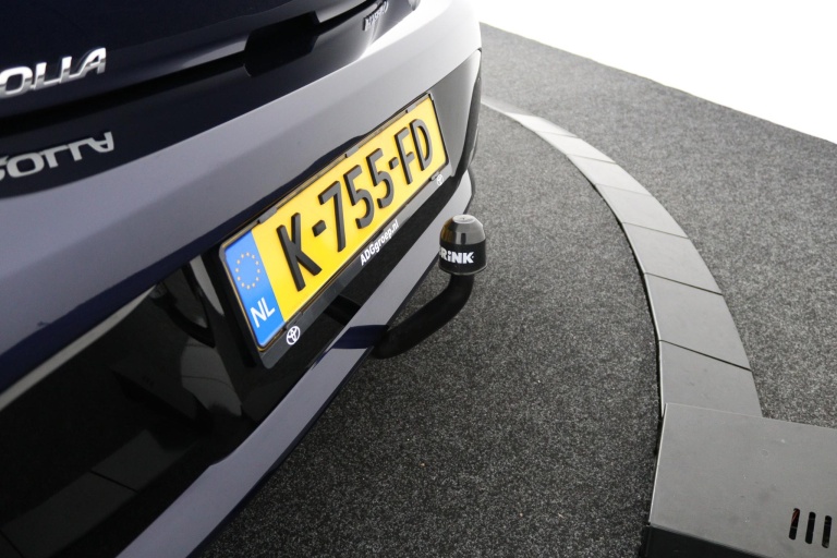 Toyota Corolla - 1.8 Hybrid Dynamic 35