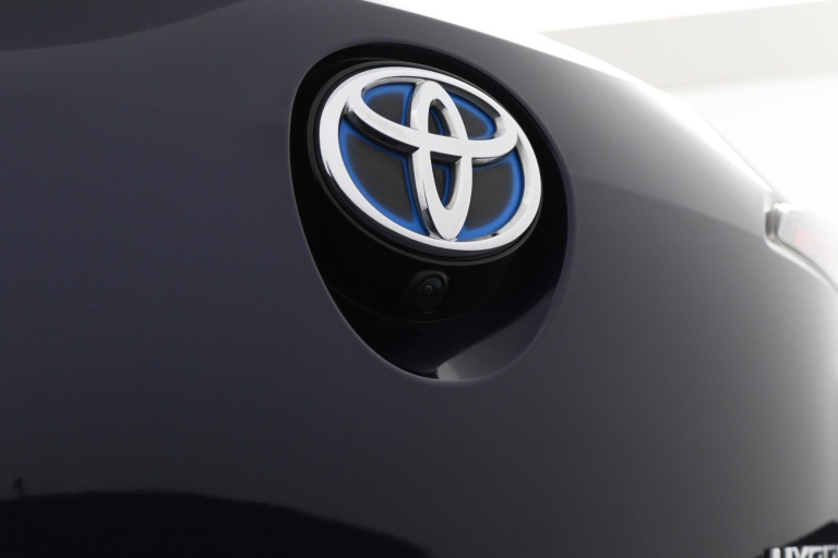 Toyota Corolla - 1.8 Hybrid Dynamic 39