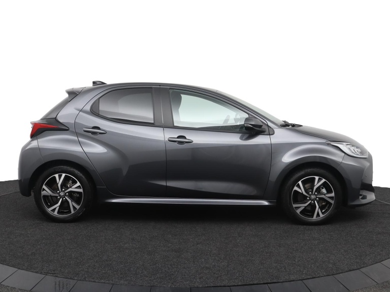 Toyota Yaris - 1.5 Hybrid 115 Dynamic 13