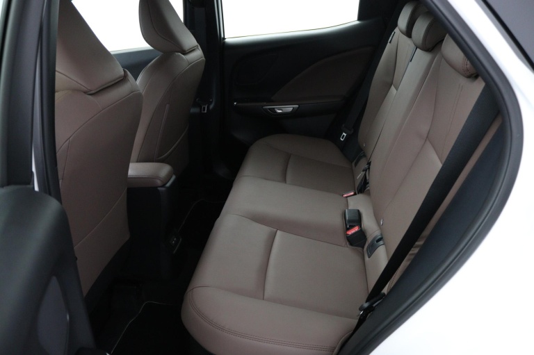 Lexus LBX - Elegant 2WD 17