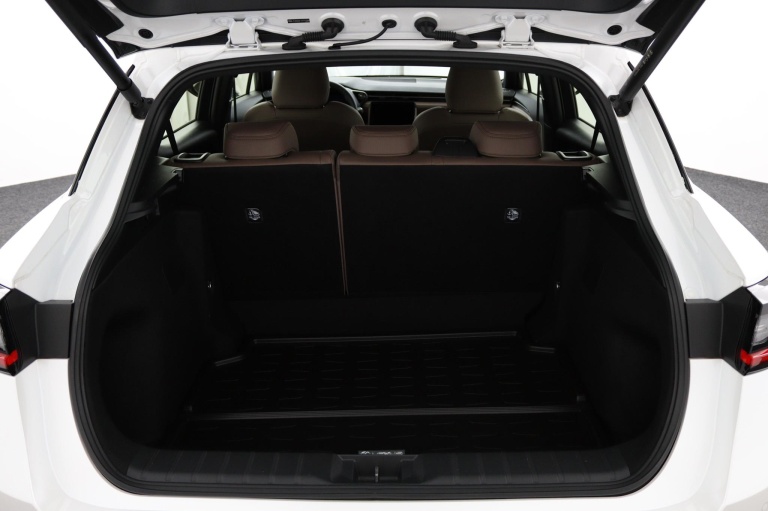 Lexus LBX - Elegant 2WD 23