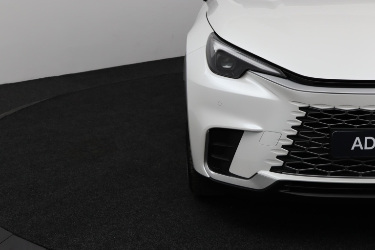 Lexus LBX - Elegant 2WD 35