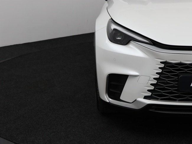 Lexus LBX - Elegant 2WD