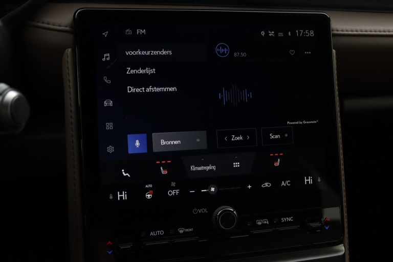 Lexus LBX - Elegant 2WD 42