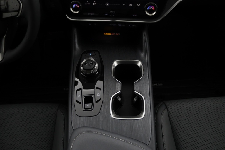 Lexus RZ - 350e 35th Edition 77 kWh 26