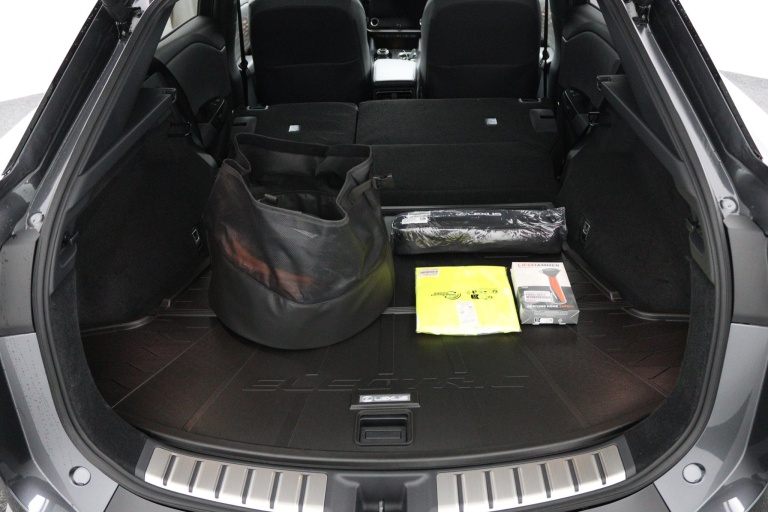 Lexus RZ - 350e 35th Edition 77 kWh 33