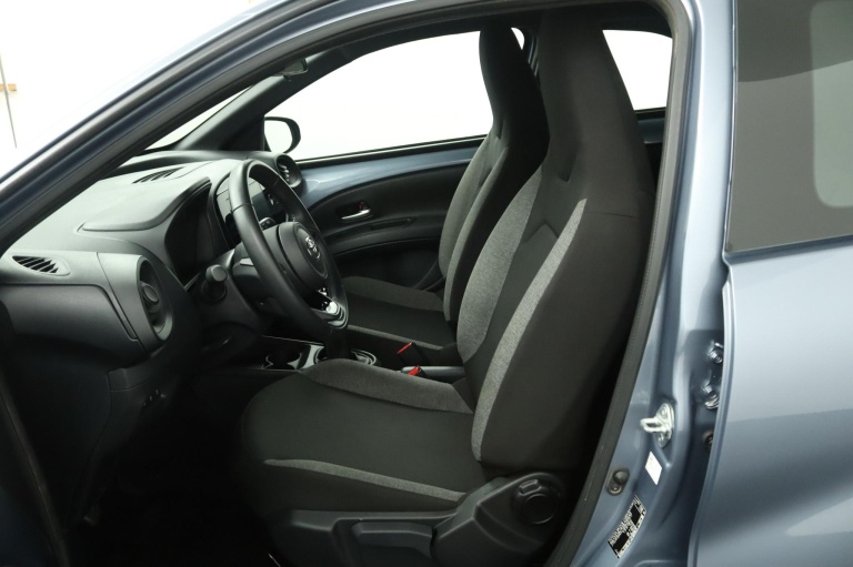 Toyota Aygo X - 1.0 VVT-i MT Play 17