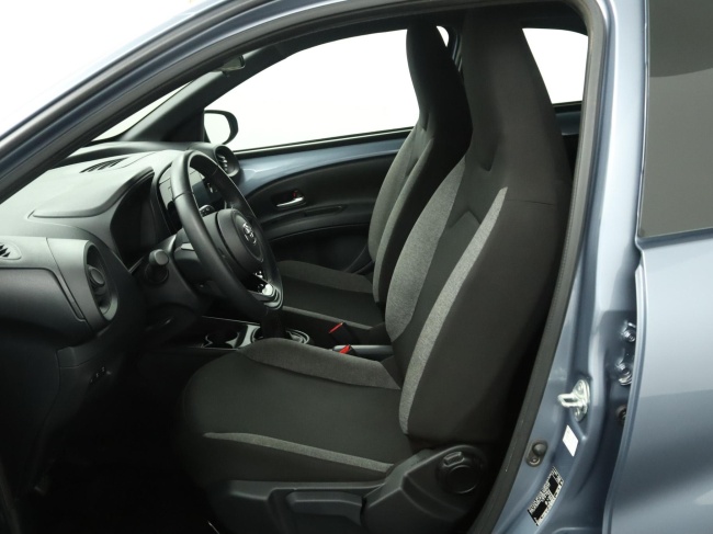 Toyota Aygo X - 1.0 VVT-i MT Play