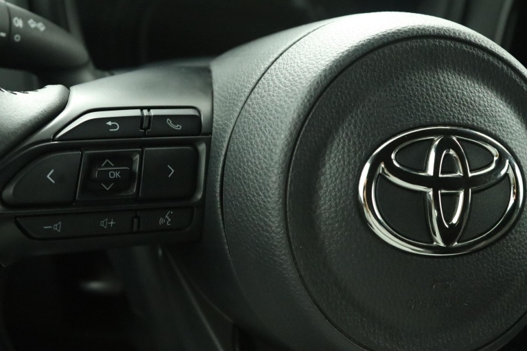 Toyota Aygo X - 1.0 VVT-i MT Play 19