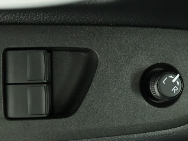 Toyota Aygo X - 1.0 VVT-i MT Play