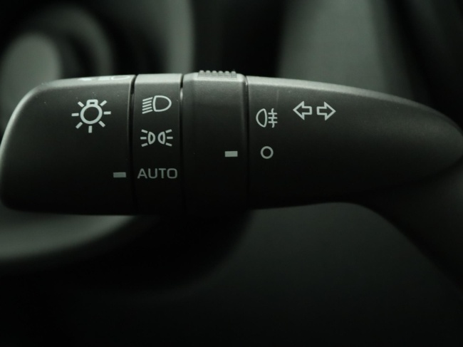 Toyota Aygo X - 1.0 VVT-i MT Play