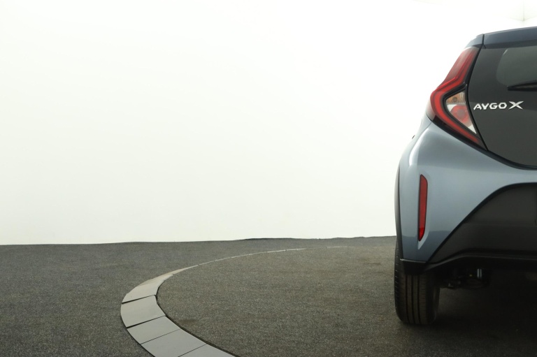 Toyota Aygo X - 1.0 VVT-i MT Play 40