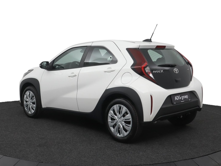 Toyota Aygo X - Hybrid 115 play 12