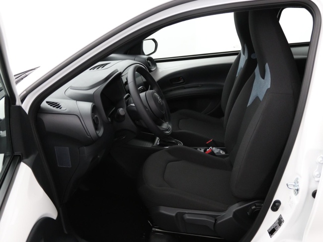 Toyota Aygo X - Hybrid 115 play