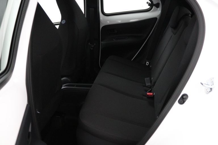 Toyota Aygo X - Hybrid 115 play 18