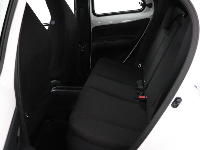 Toyota Aygo X - Hybrid 115 play