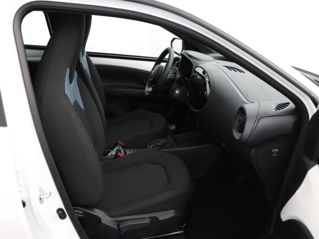 Toyota Aygo X - Hybrid 115 play