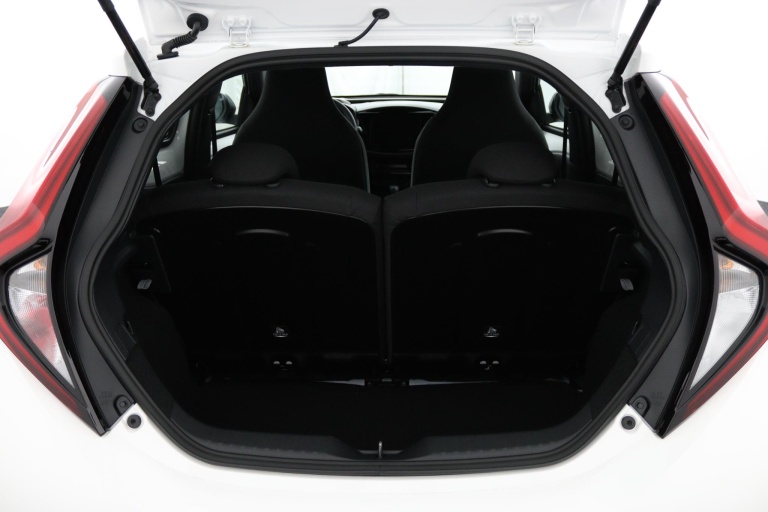 Toyota Aygo X - Hybrid 115 play 24