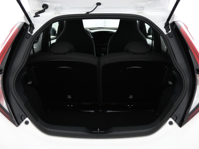 Toyota Aygo X - Hybrid 115 play