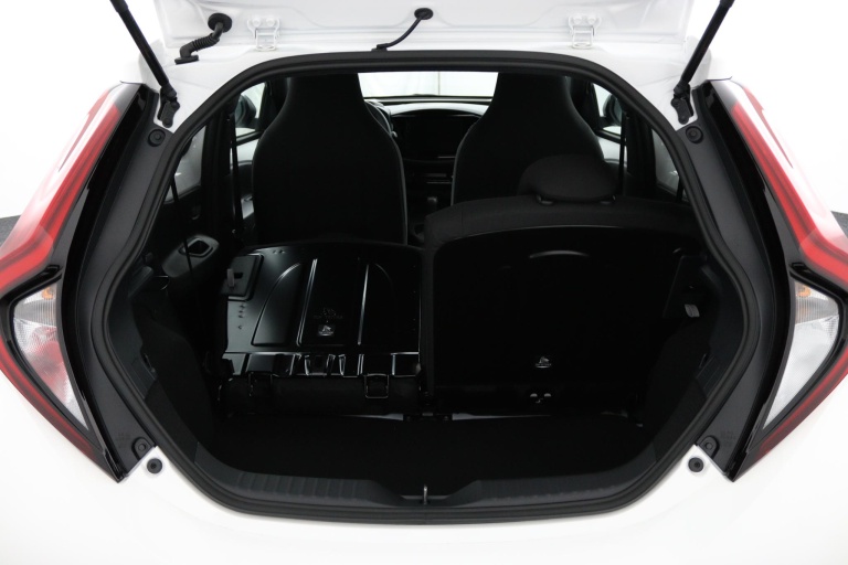 Toyota Aygo X - Hybrid 115 play 25