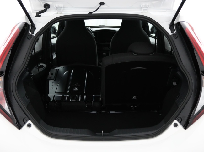 Toyota Aygo X - Hybrid 115 play