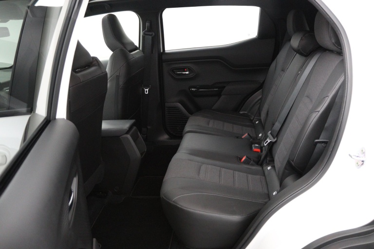 Toyota Urban Cruiser - Executive 61 kWh 17