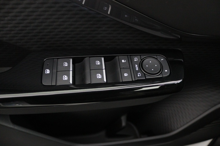 Toyota Urban Cruiser - Executive 61 kWh 28