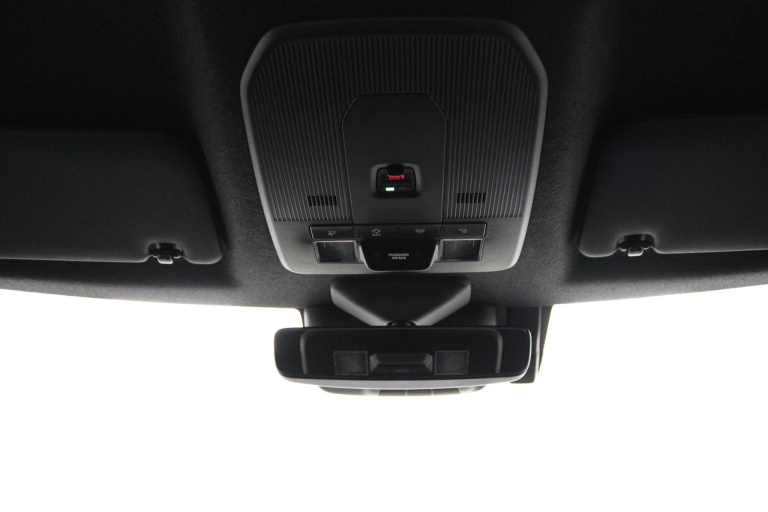 Toyota Urban Cruiser - Executive 61 kWh 32