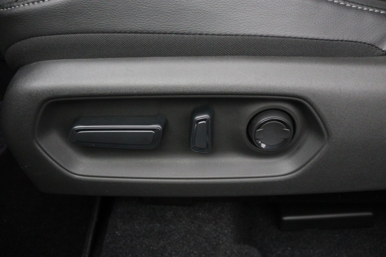 Toyota Urban Cruiser - Executive 61 kWh 37