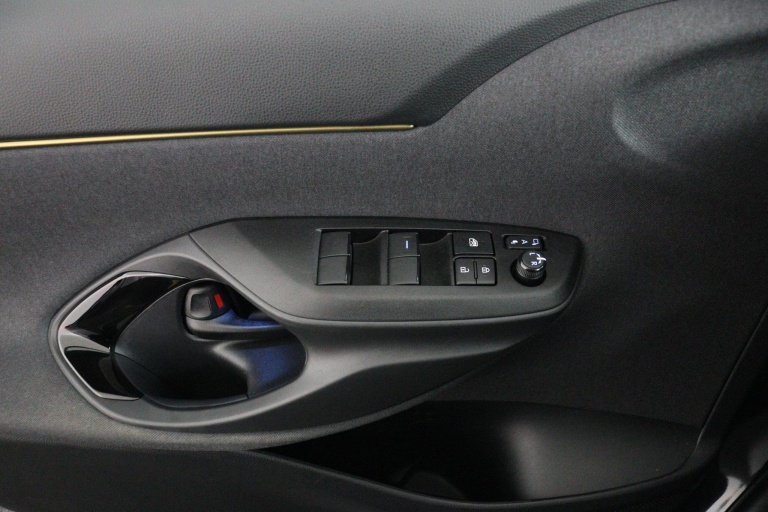 Toyota Yaris Cross - 1.5 Hybrid Adventure 29