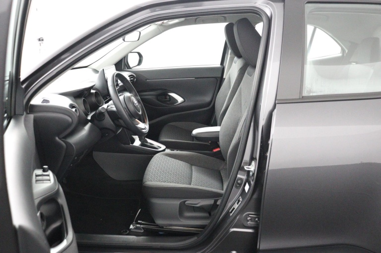 Toyota Yaris Cross - 1.5 Hybrid Active 17