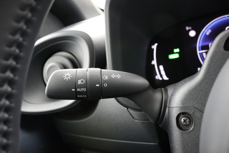 Toyota Aygo X - Hybrid 115 play 19