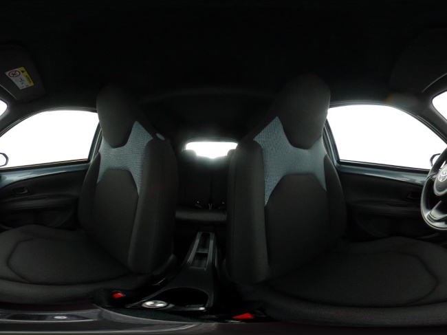 Toyota Aygo X - Hybrid 115 play