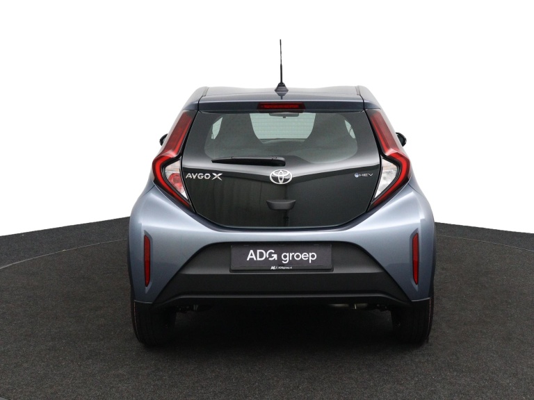 Toyota Aygo X - Hybrid 115 play 8