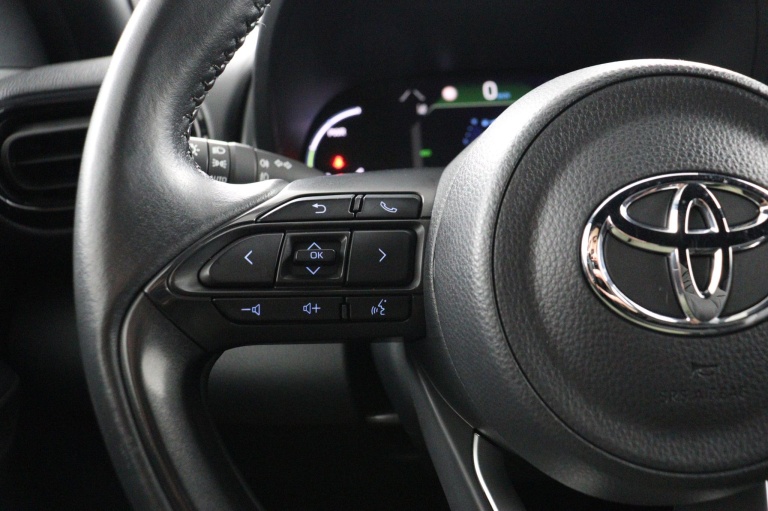 Toyota Yaris Cross - 1.5 Hybrid Dynamic Limited 18