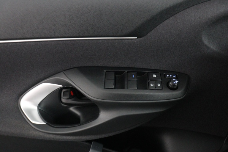 Toyota Yaris Cross - 1.5 Hybrid Dynamic Limited 28