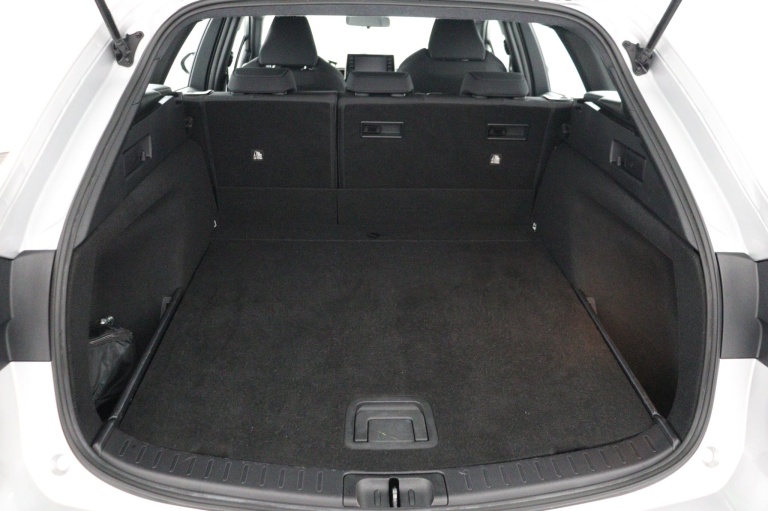 Toyota Corolla Touring Sports - 1.8 Hybrid Active 22