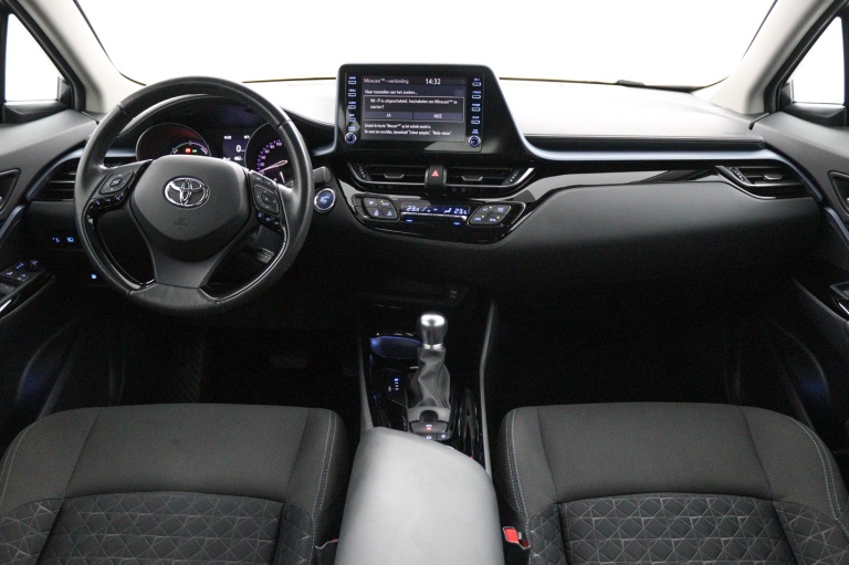 Toyota C-HR - 2.0 Hybrid Dynamic 4