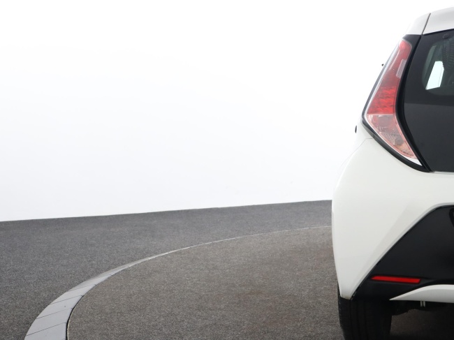 Toyota Aygo - 1.0 VVT-i x-now
