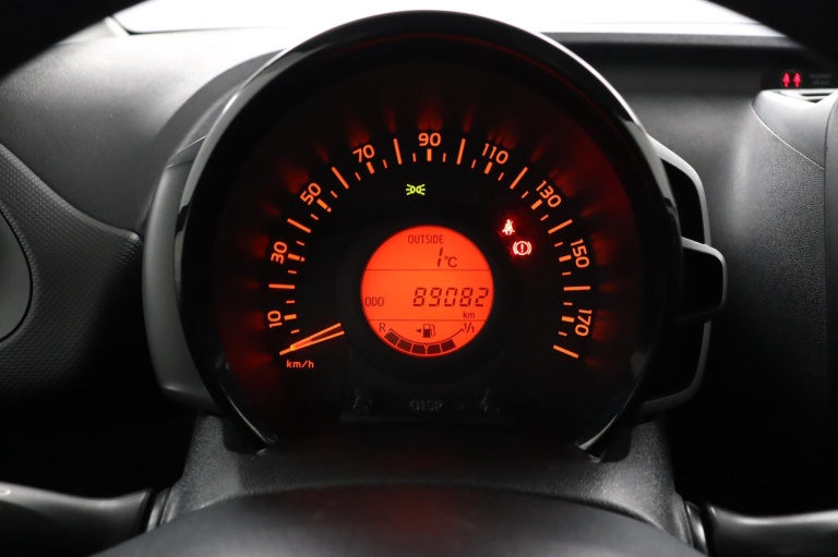 Toyota Aygo - 1.0 VVT-i x-now 6