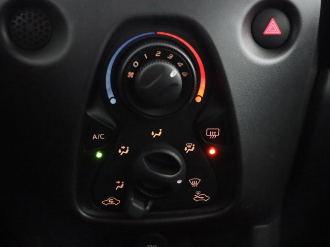 Toyota Aygo - 1.0 VVT-i x-now