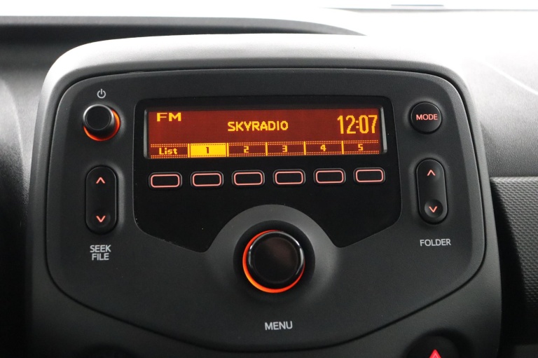 Toyota Aygo - 1.0 VVT-i x-now 8