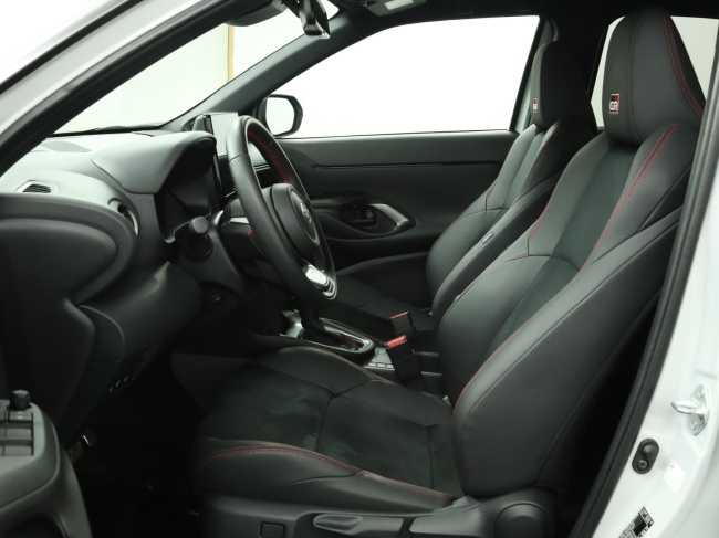 Toyota Yaris Cross - 1.5 Hybrid 130 GR SPORT